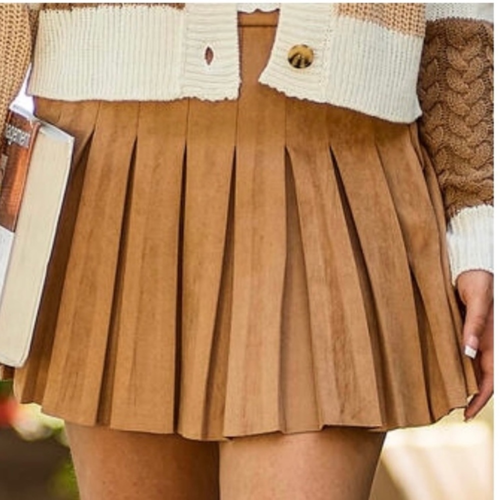 Pleated mini